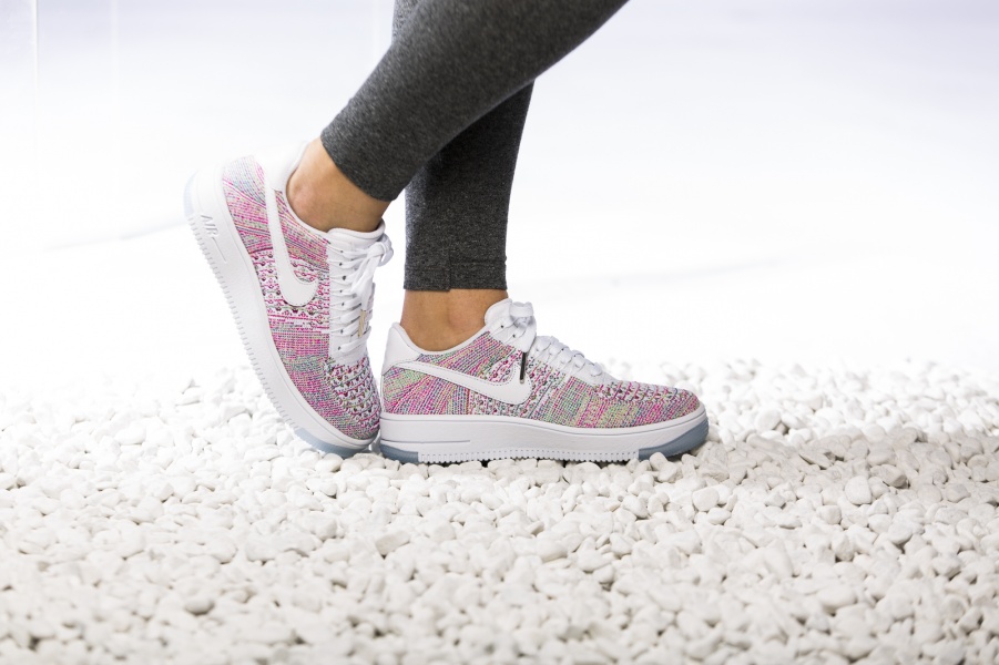 nike air force 1 femme grise